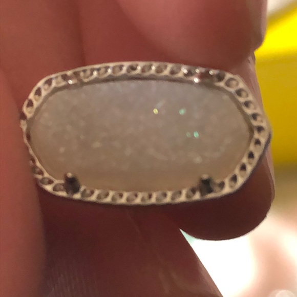 NWOT super cute Kendra Scott earrings - Picture 5 of 5